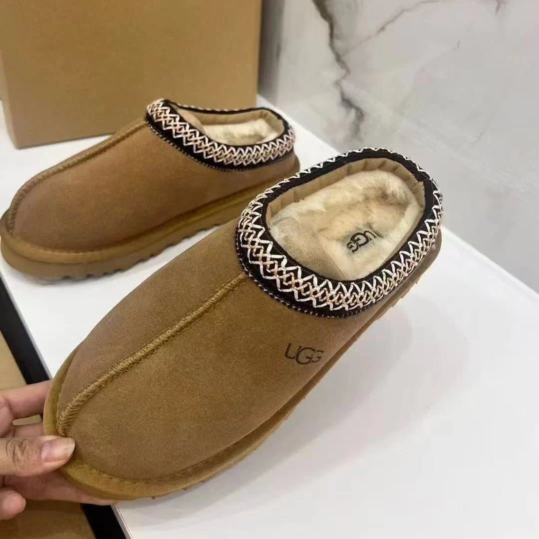 UGG UGG Tasman Slippers in Chestnut Brown