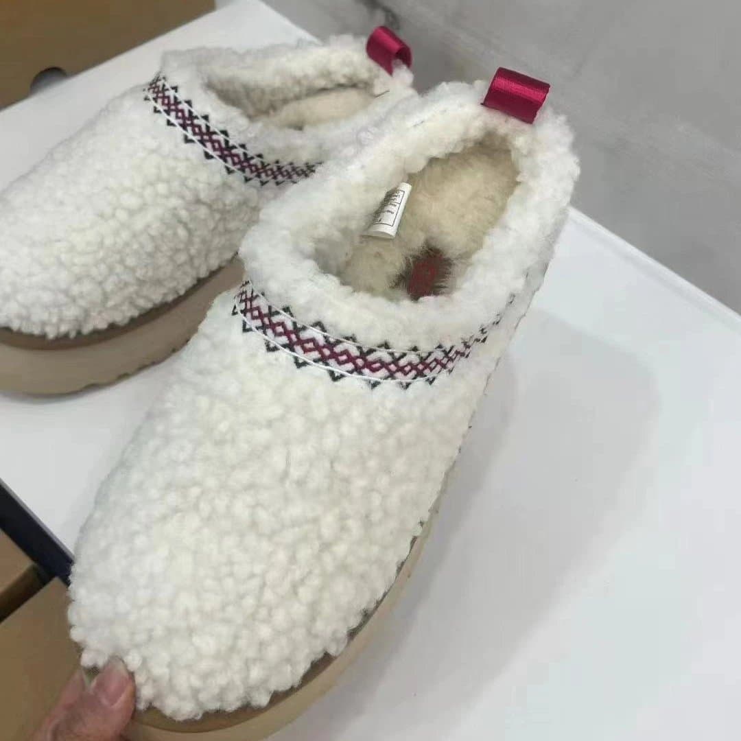 UGG UGG Snow Boots White with Red Accents White