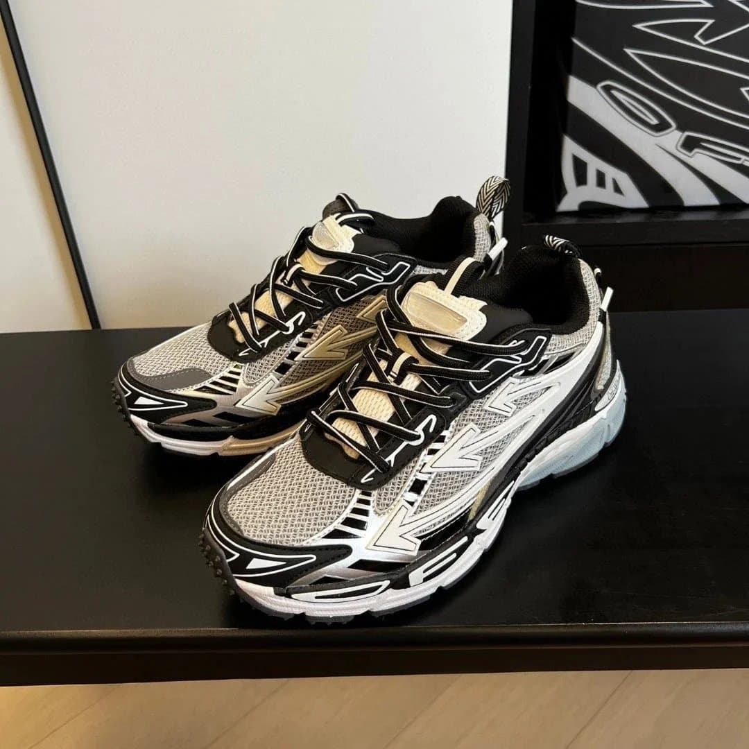 Mizuno Mizuno Wave Rider 26 Sneakers in Black/White/Grey Black - 1
