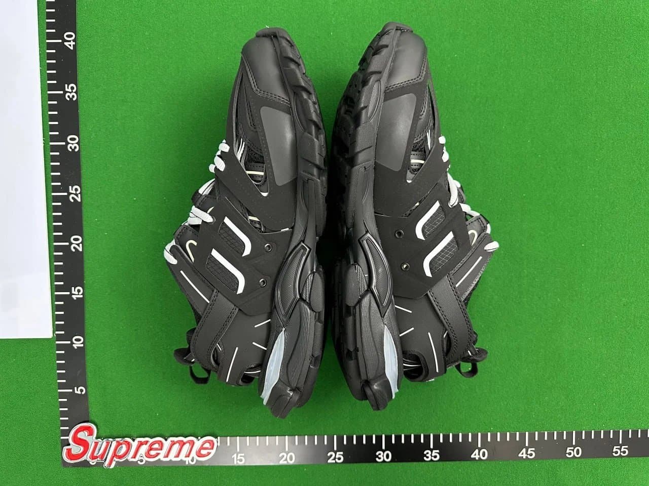 Balenciaga Balenciaga Track 3.0 Sneakers in Black/White Black